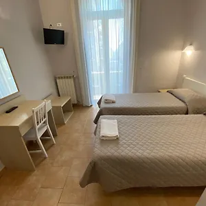 2* Otel Atena